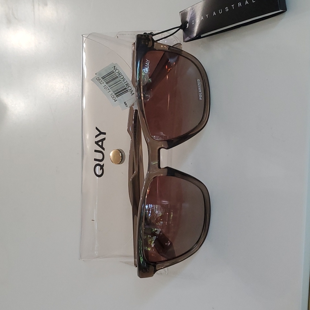 NWT Quay Australia polarized sunglasses with case